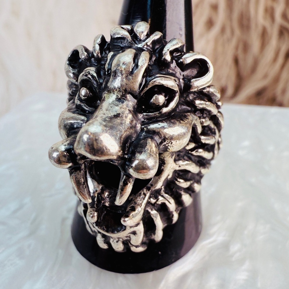 Vintage Lion Head Statement Ring Silver Tone Gothic Biker Unisex Heavy sz 10 1/4